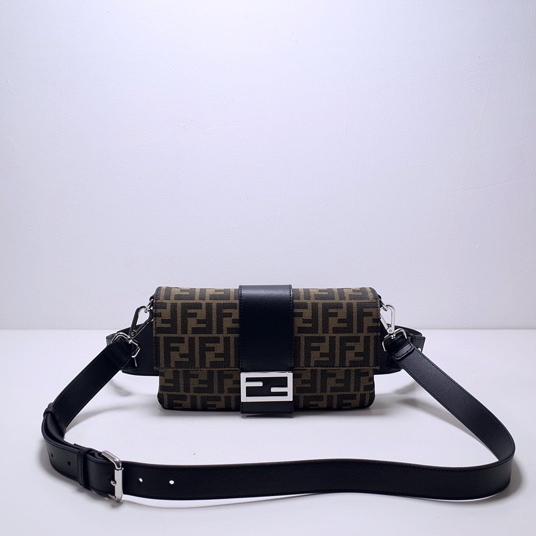 FENDI BAGUETTE 28*7*18