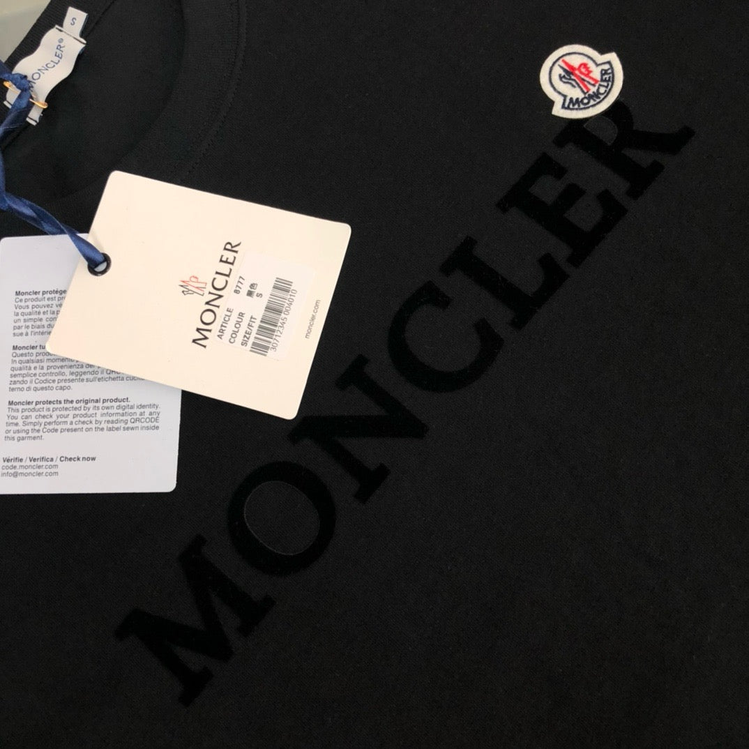 Moncler T-shirt