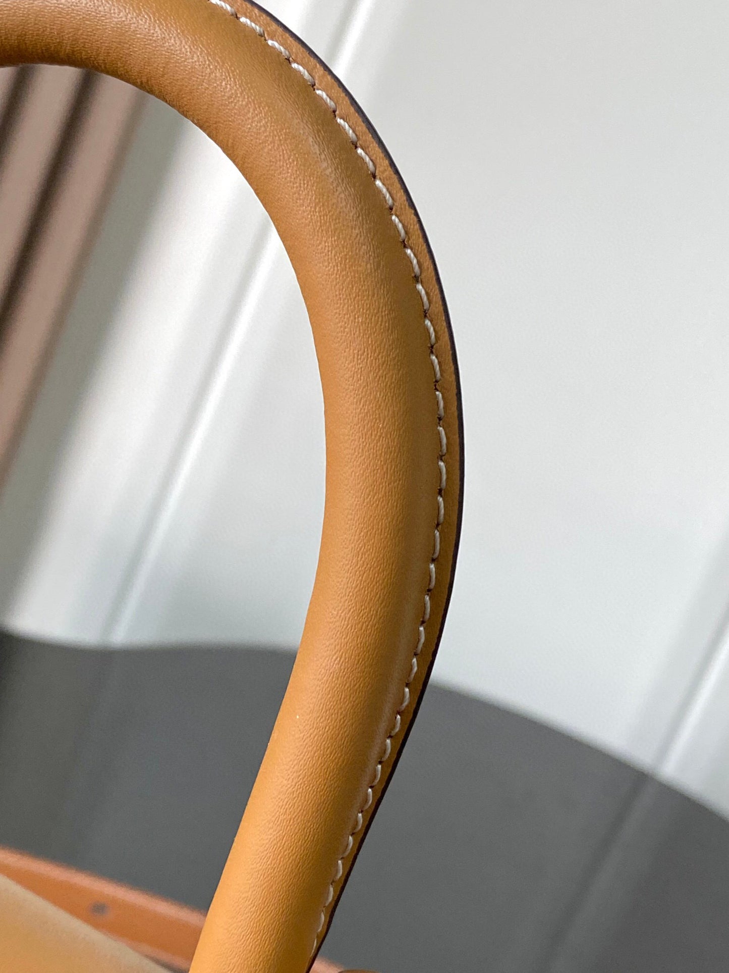 Delvaux Sling Bag (28*12*16cm)