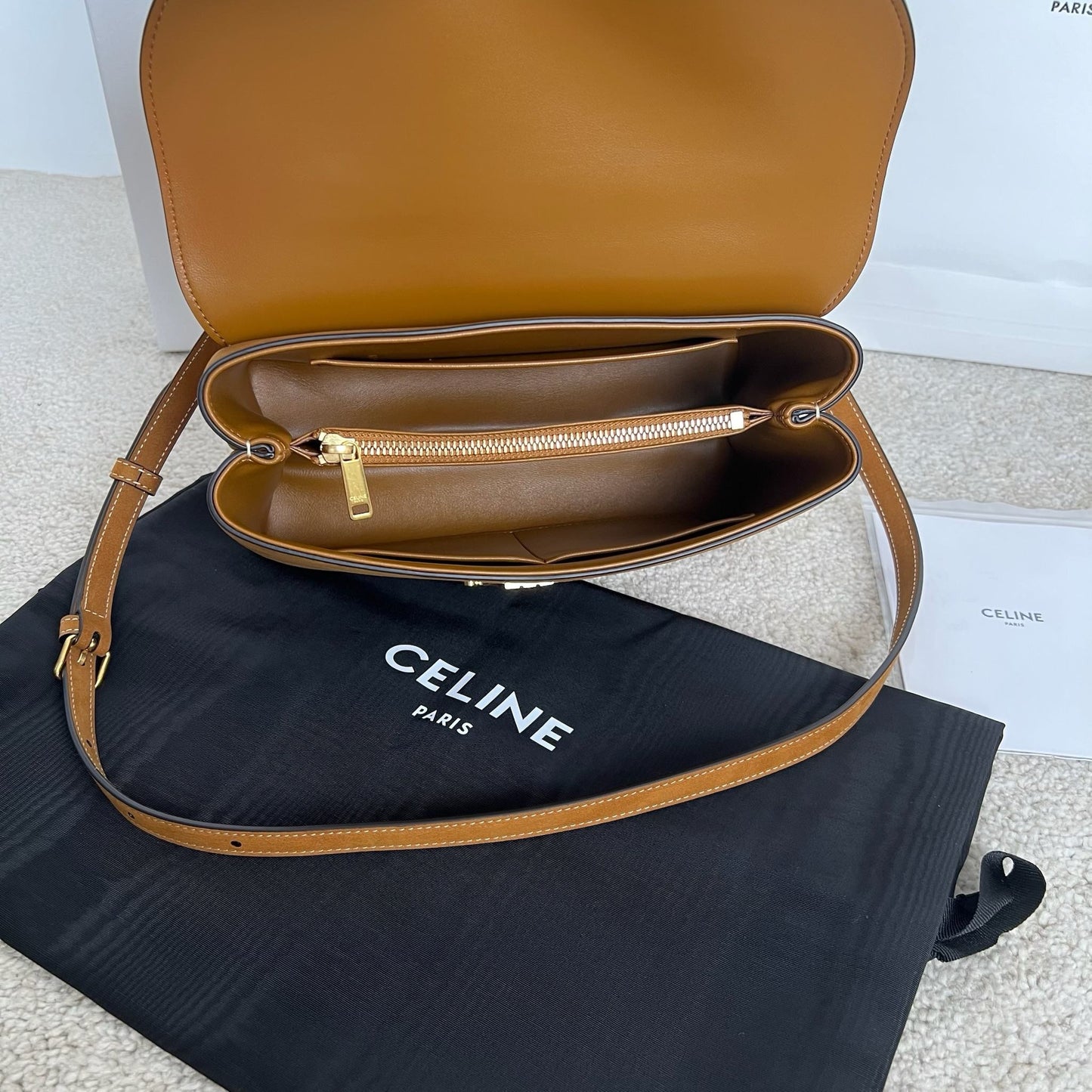 Celine Triomphe