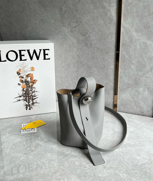 Loewe Mini Pebble