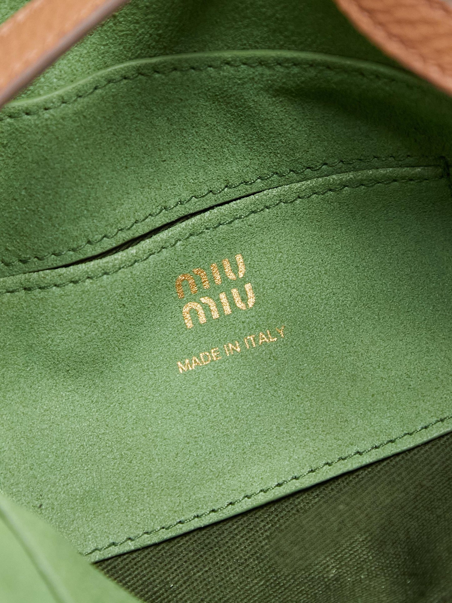 Miu Miu Cross Body Bag 18x10x7cm