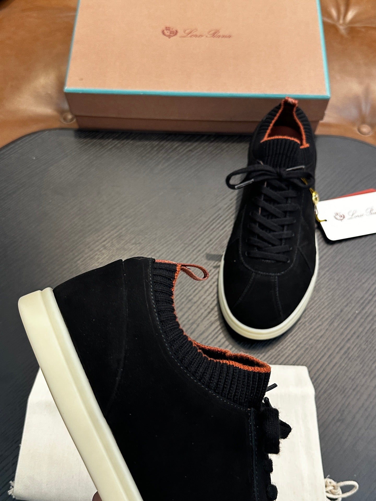 LP Sneakers