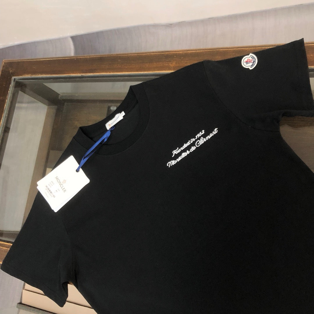 Moncler T-shirt