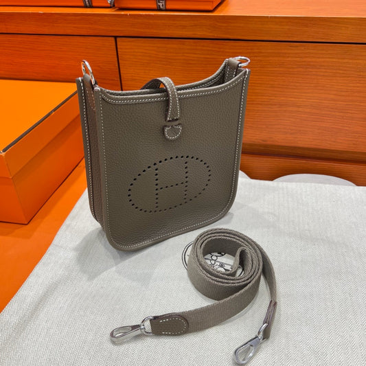 Hermes Evelyne 17