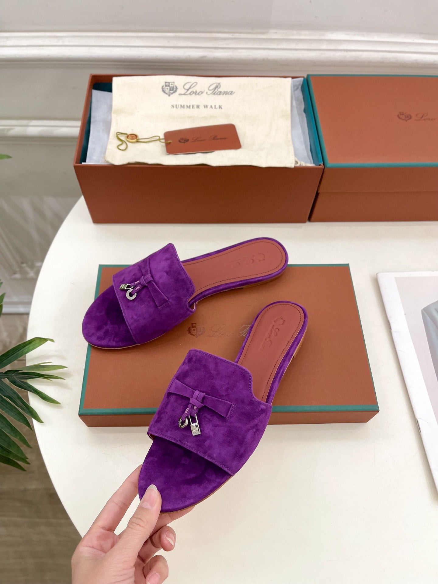 LP Sandals