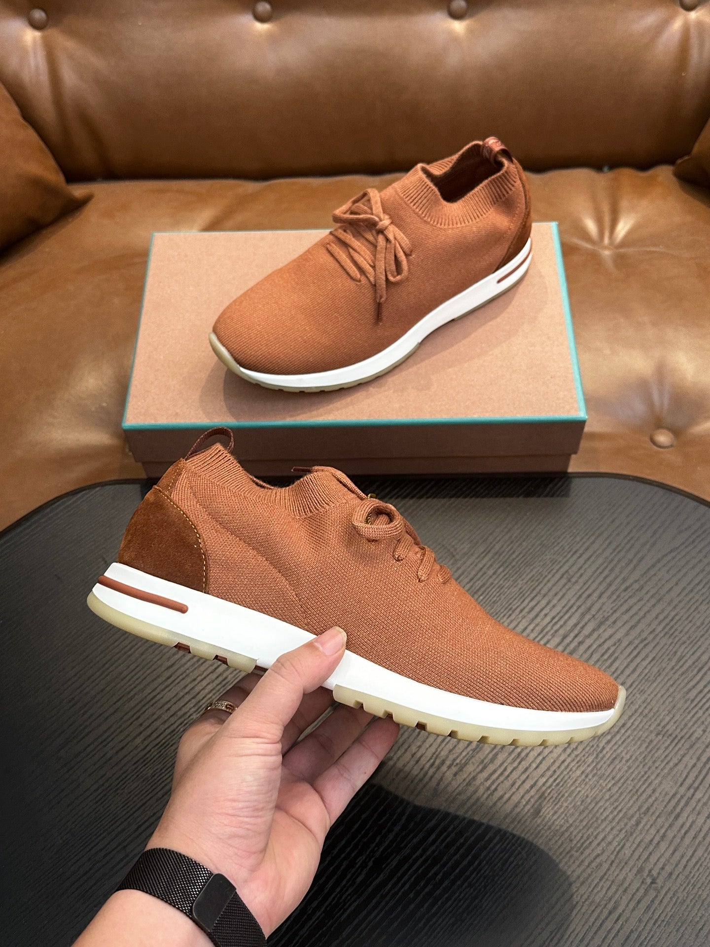 LP Sneakers