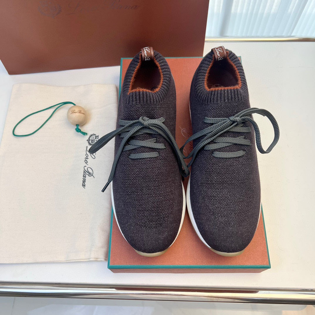 LP Sneakers