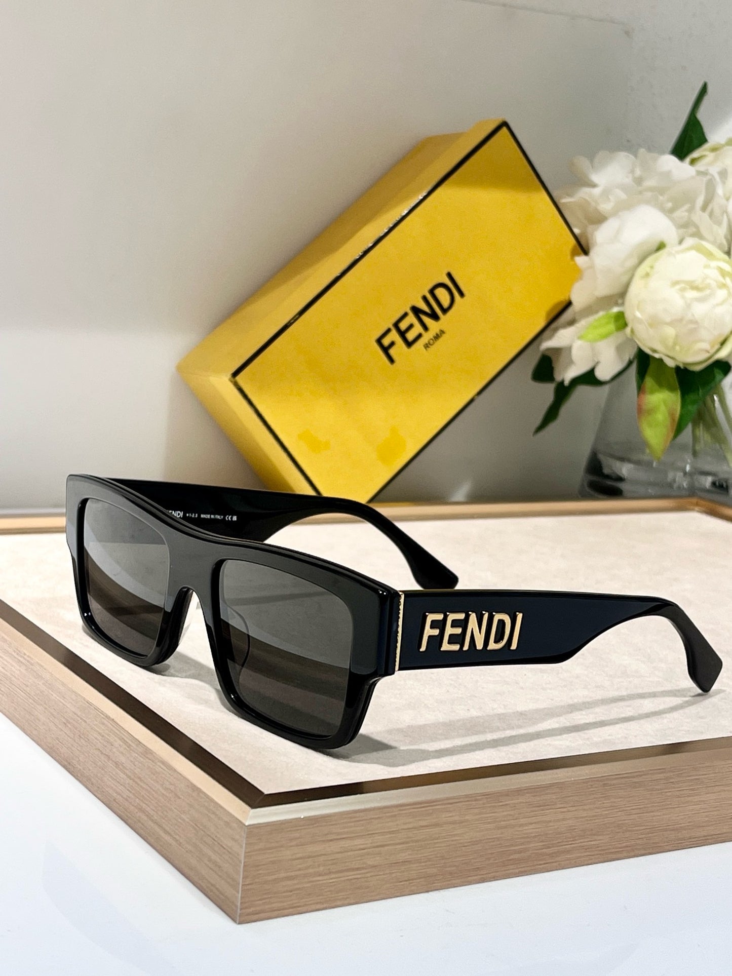 gafas de sol fendi