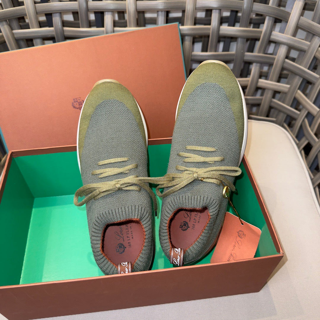 LP Sneakers