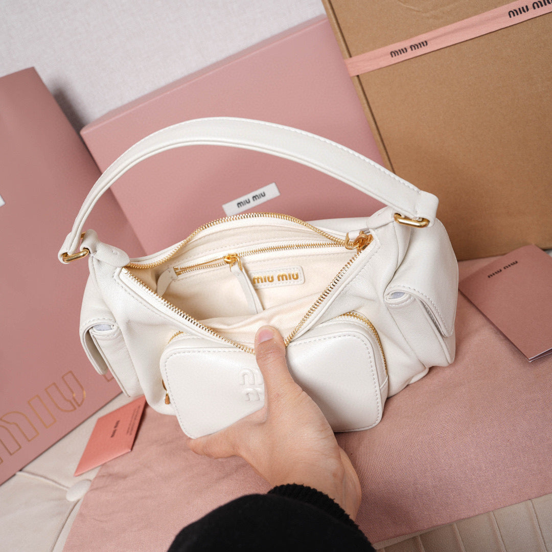 Miu Miu Handbag 21x12x6cm