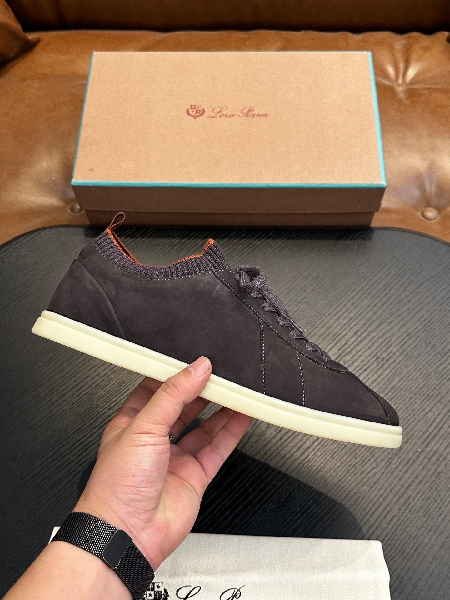 LP Sneakers