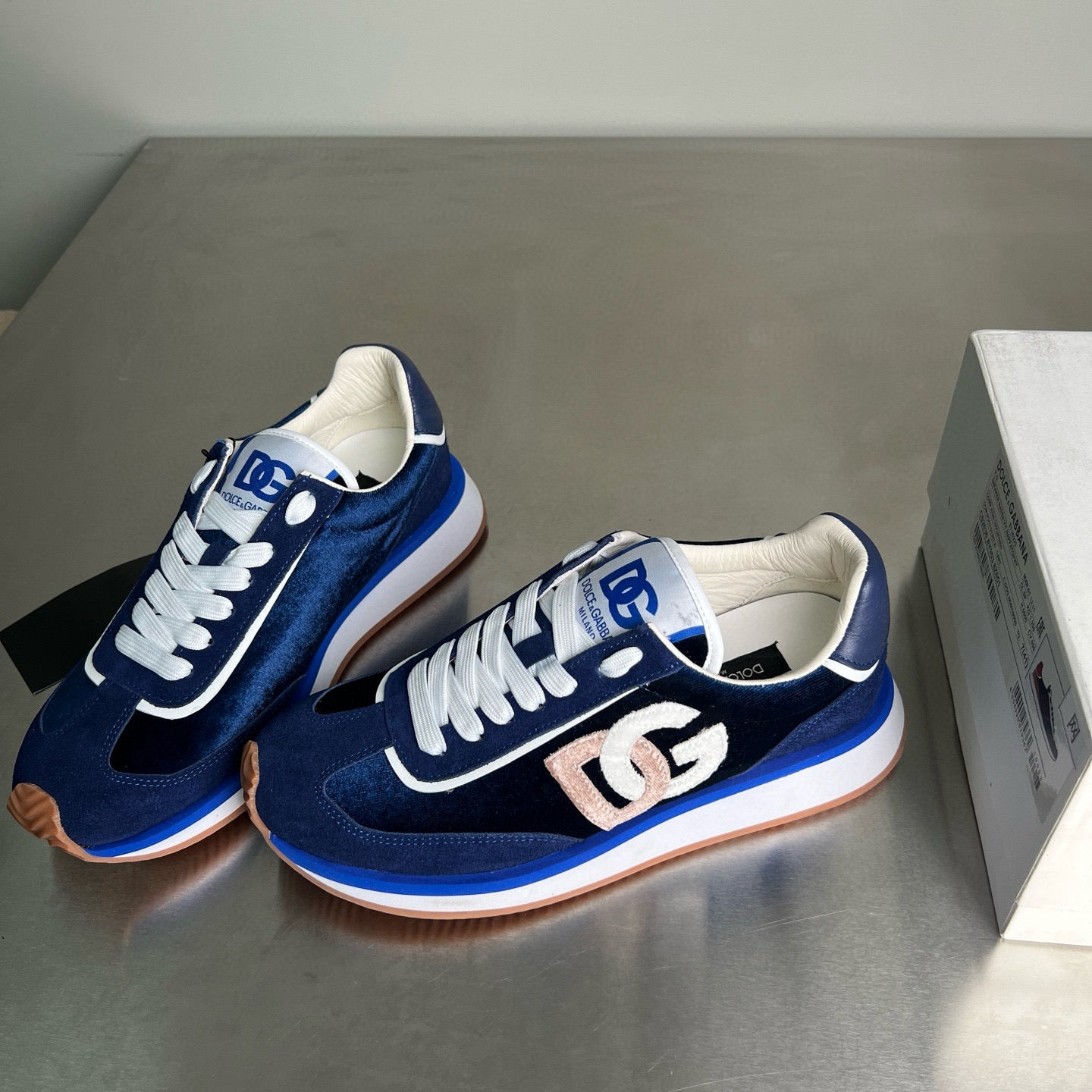 DG Sneakers