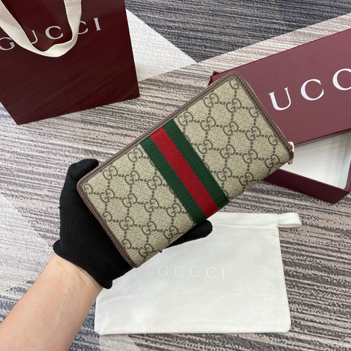 Gucci Long Zipped Wallet