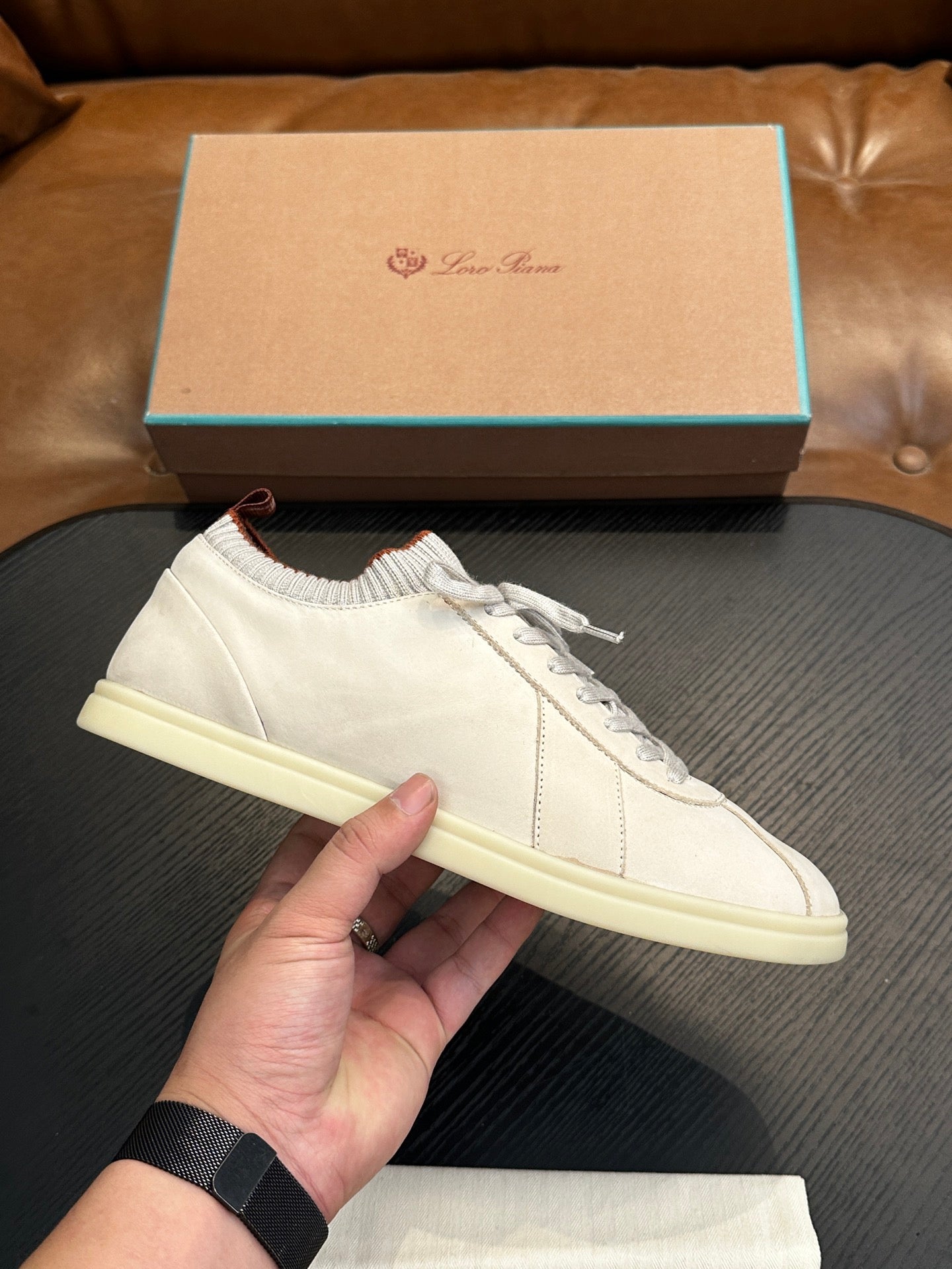 LP Sneakers