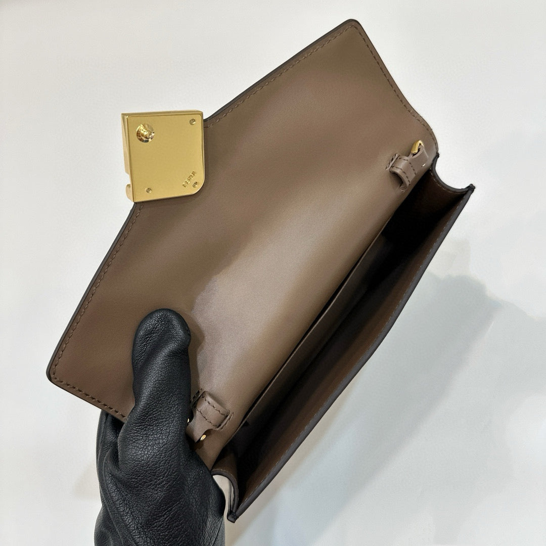 Fendi Wallet On Chain Baguette