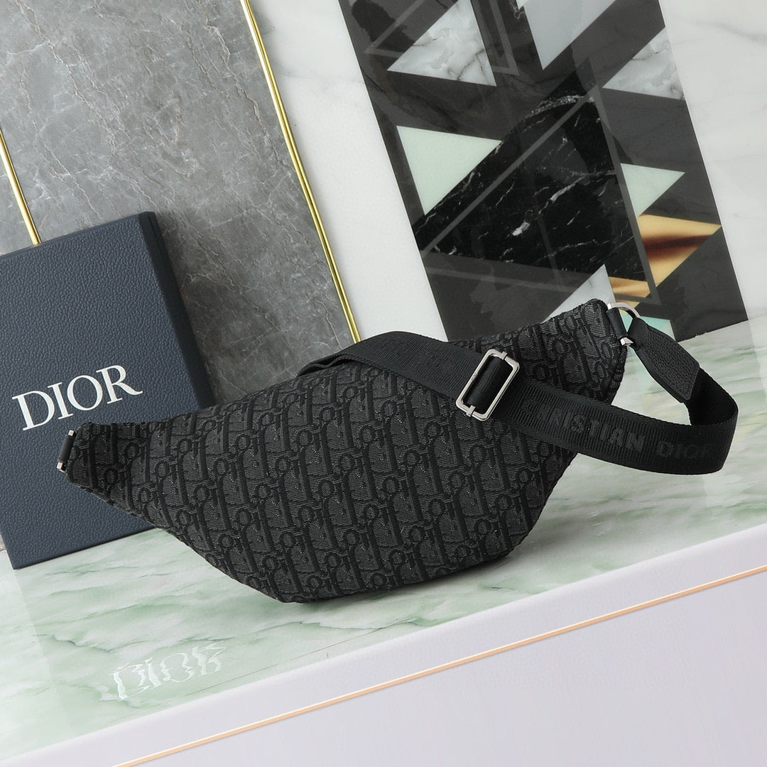 Dior 8 Oblique Belt Bag