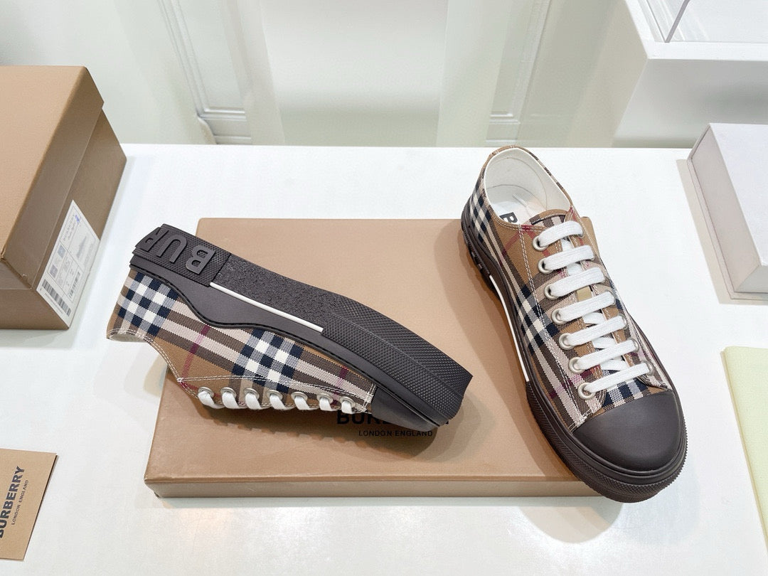 Burberry Sneakers