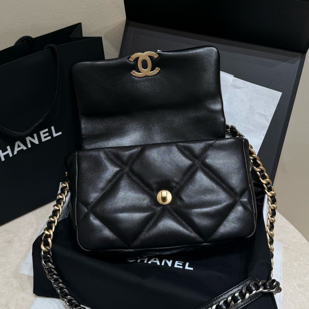 Chanel 19 Small