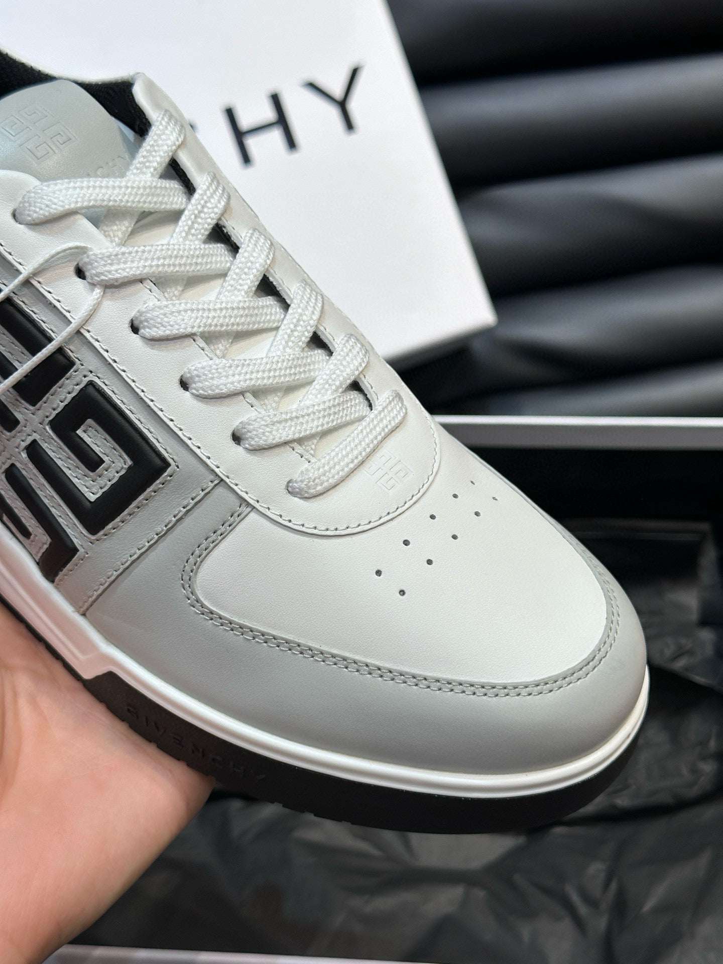 Givenchy Sneakers
