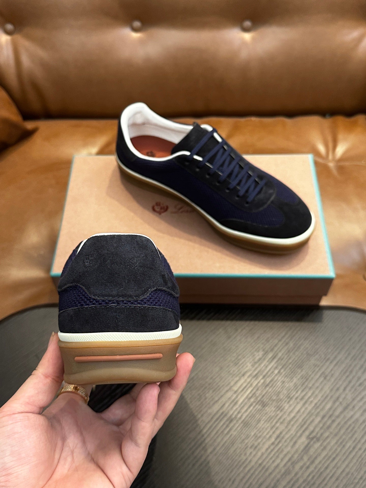 LP Sneakers