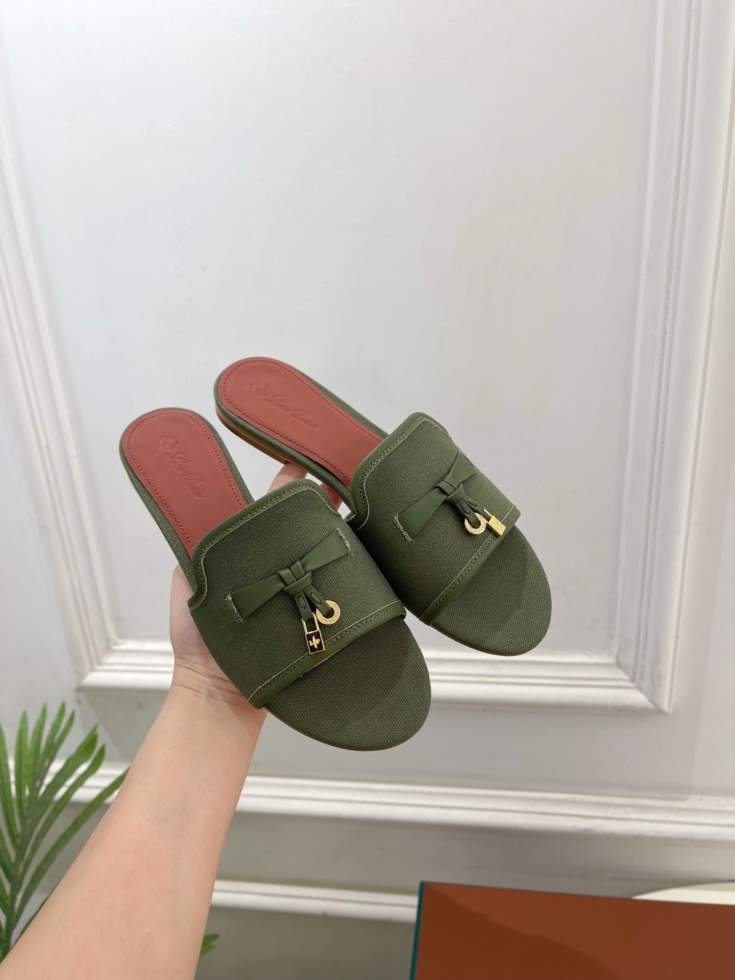 LP Sandals