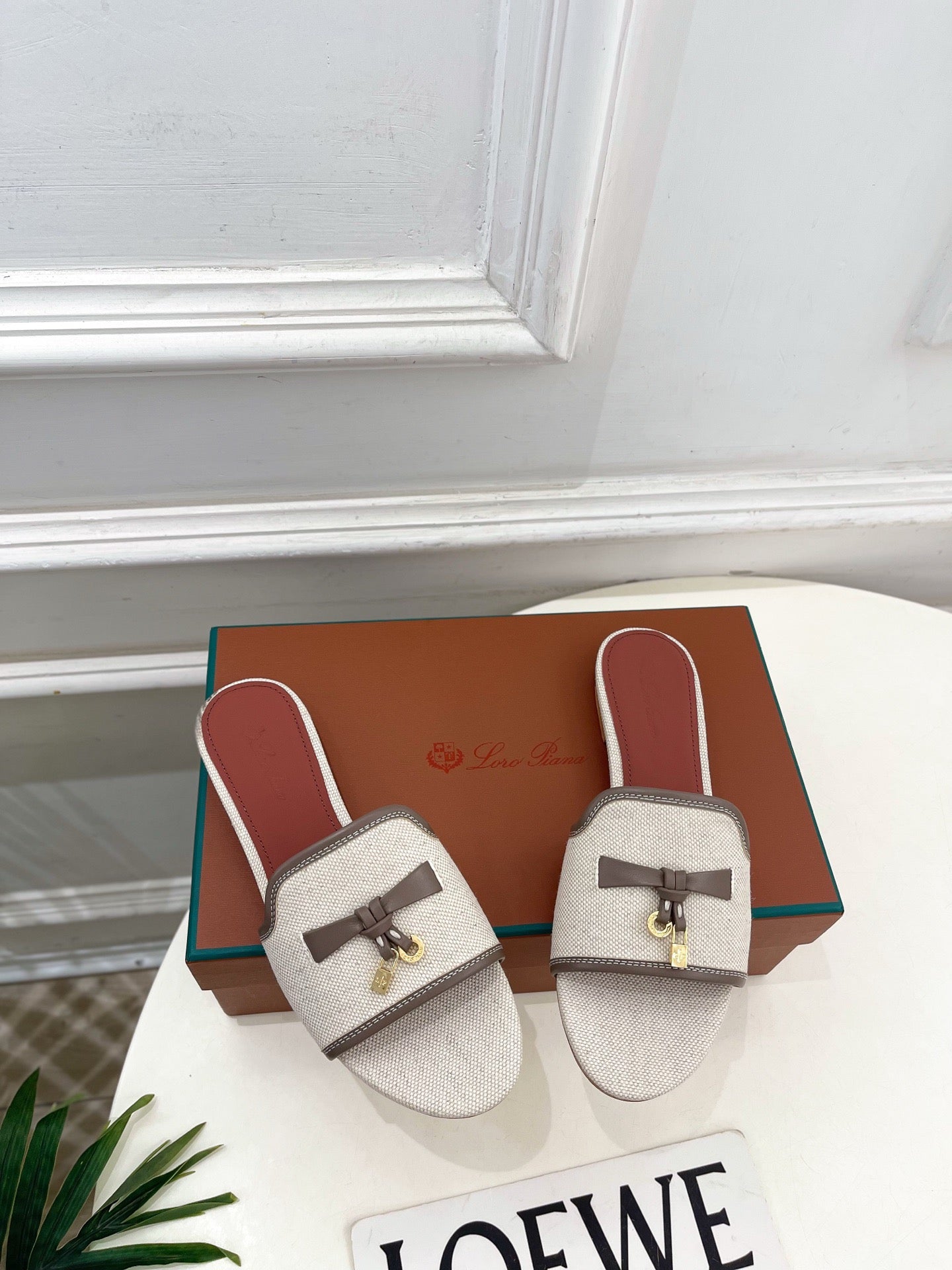LP Sandals