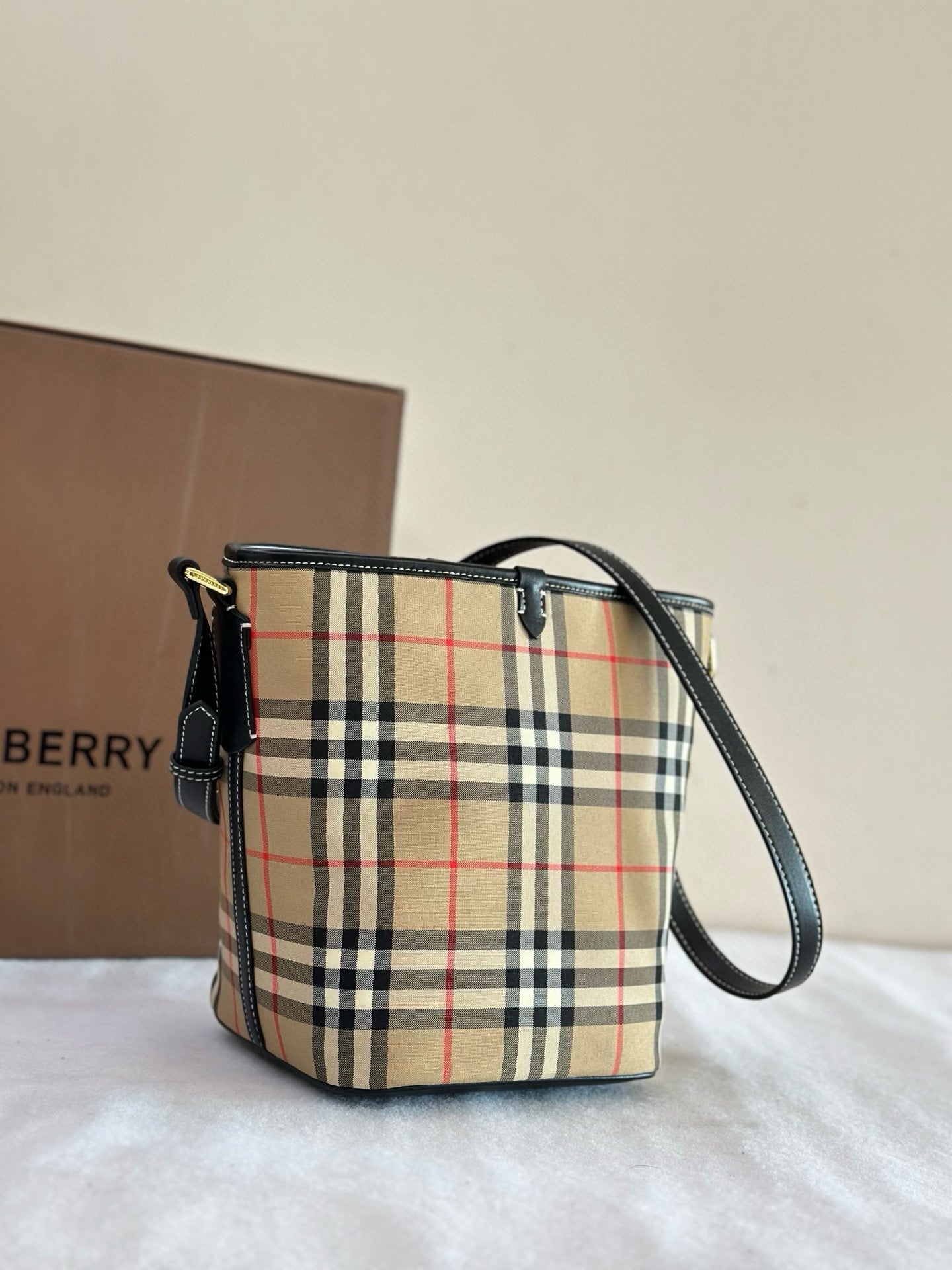 BBR Ashby Check Bucket Bag
