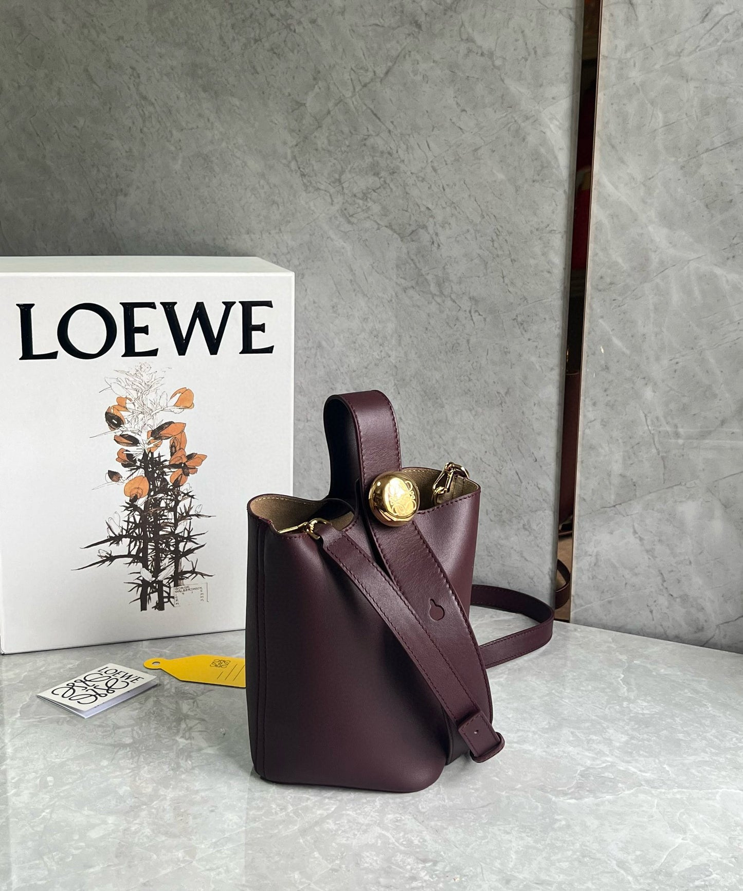 Loewe Pebble Bucket Bag(16x16x19.5cm)