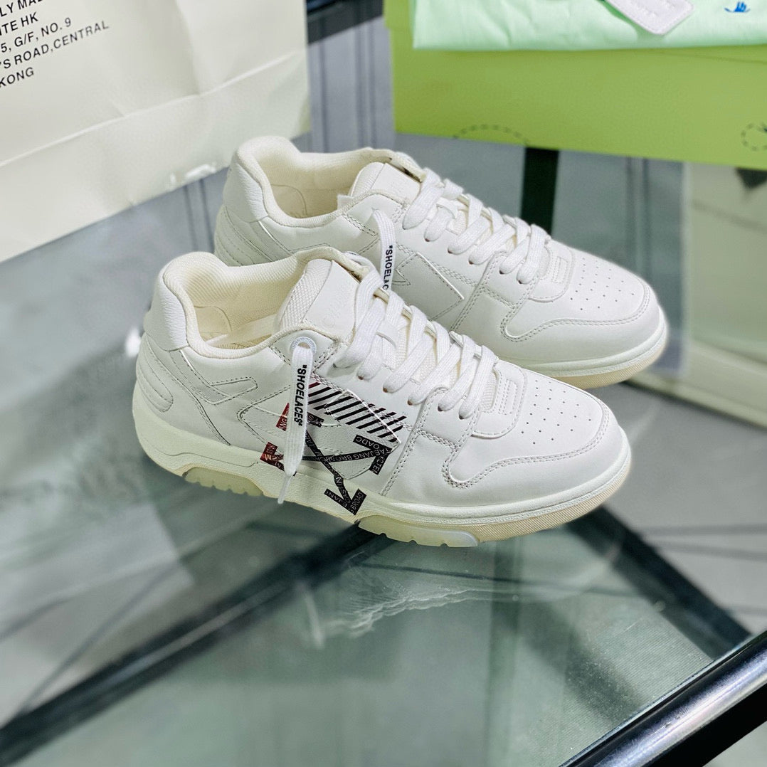 Off-White Sneaker