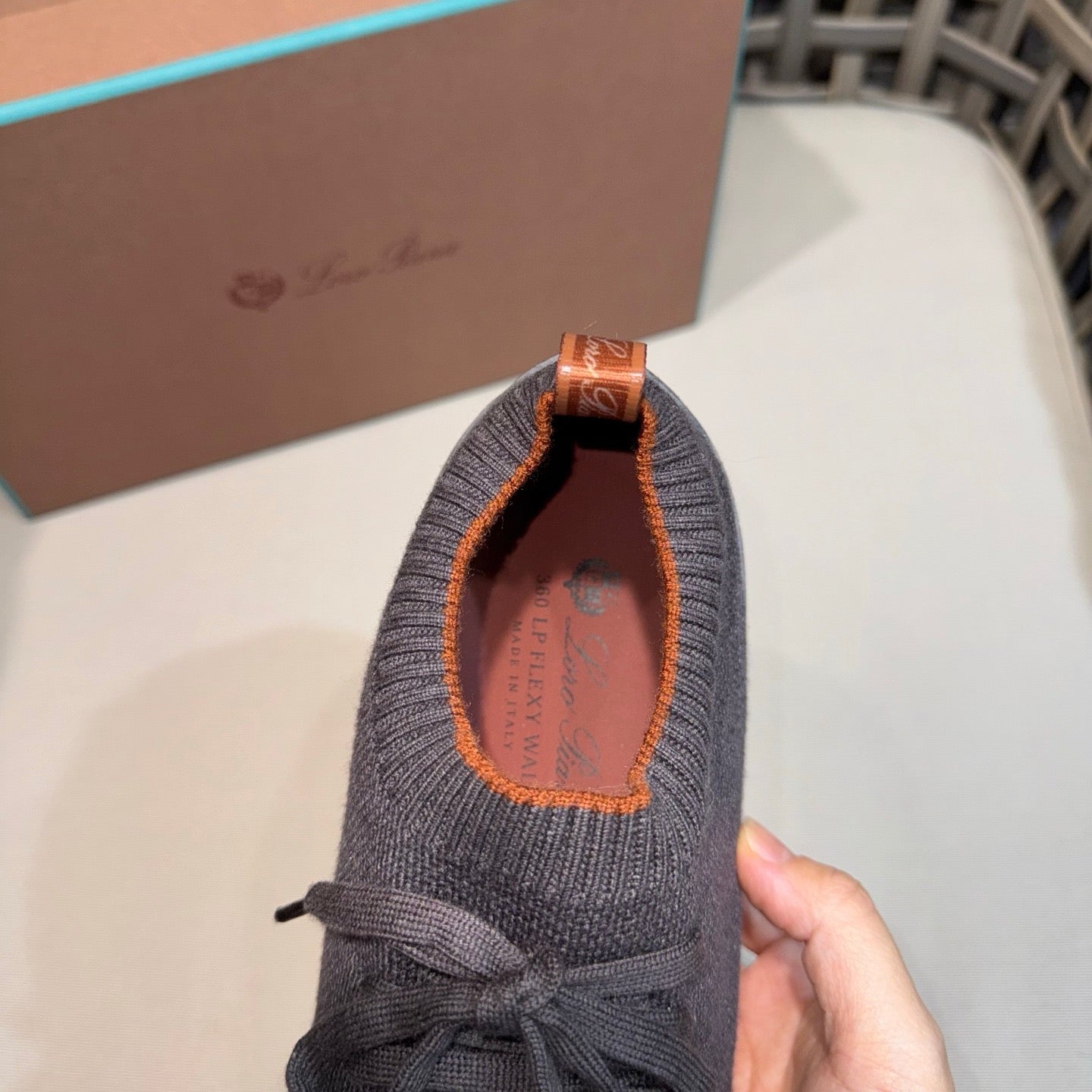 LP Sneakers