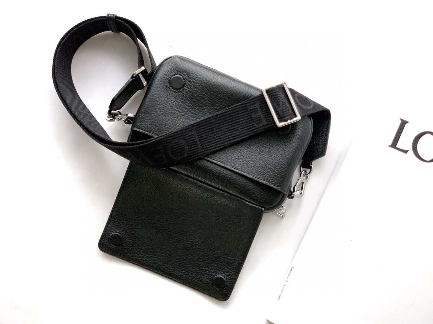 Loewe Messenger Bag 20x12.5x6CM