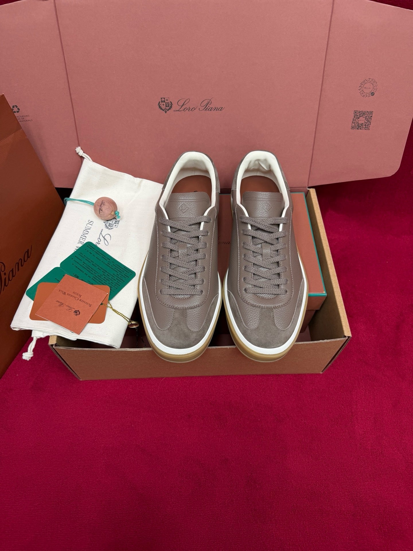 LP Sneaker
