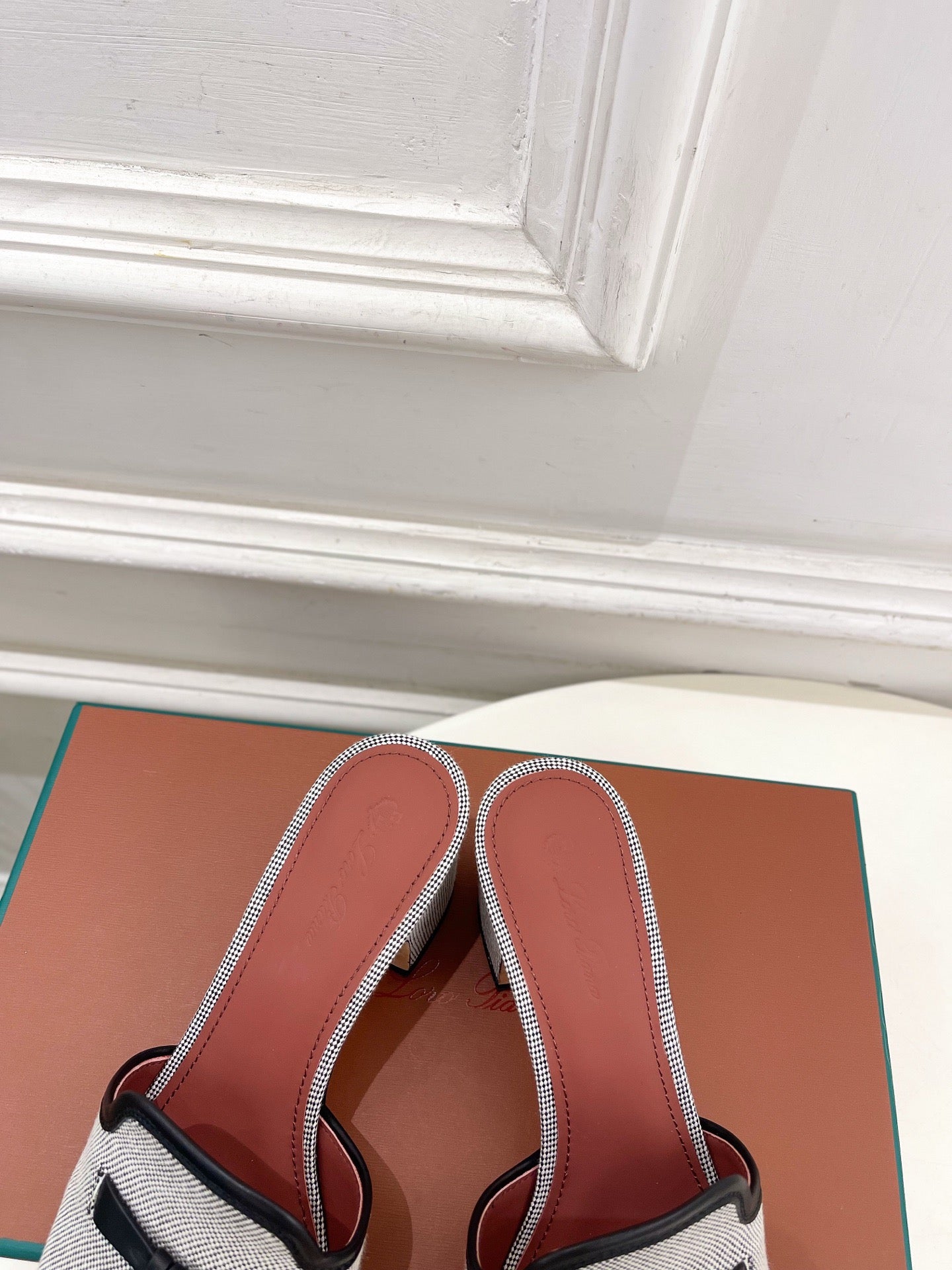 LP Sandals