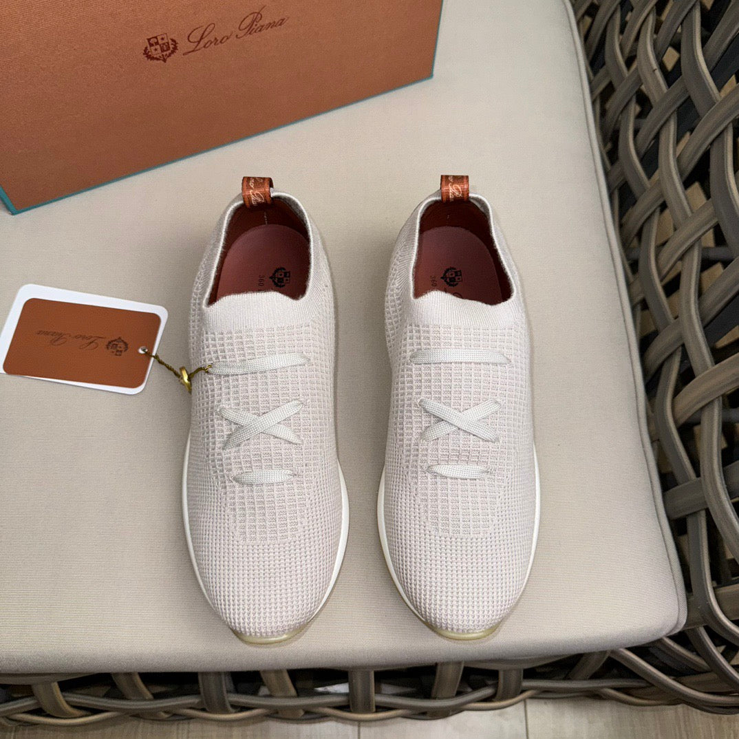 LP Sneakers