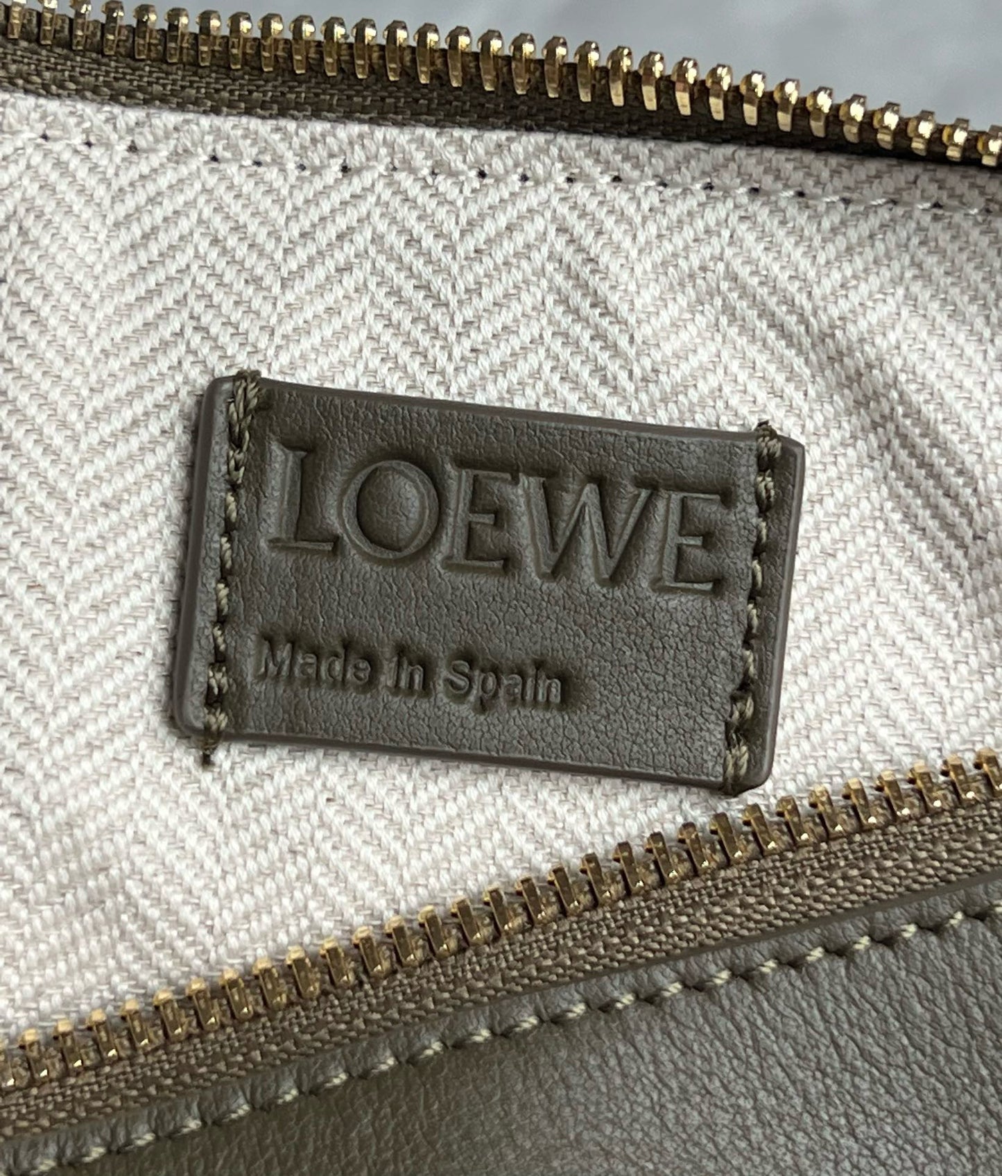 Loewe Hammock Hobo Bag(28x17x9.5cm)