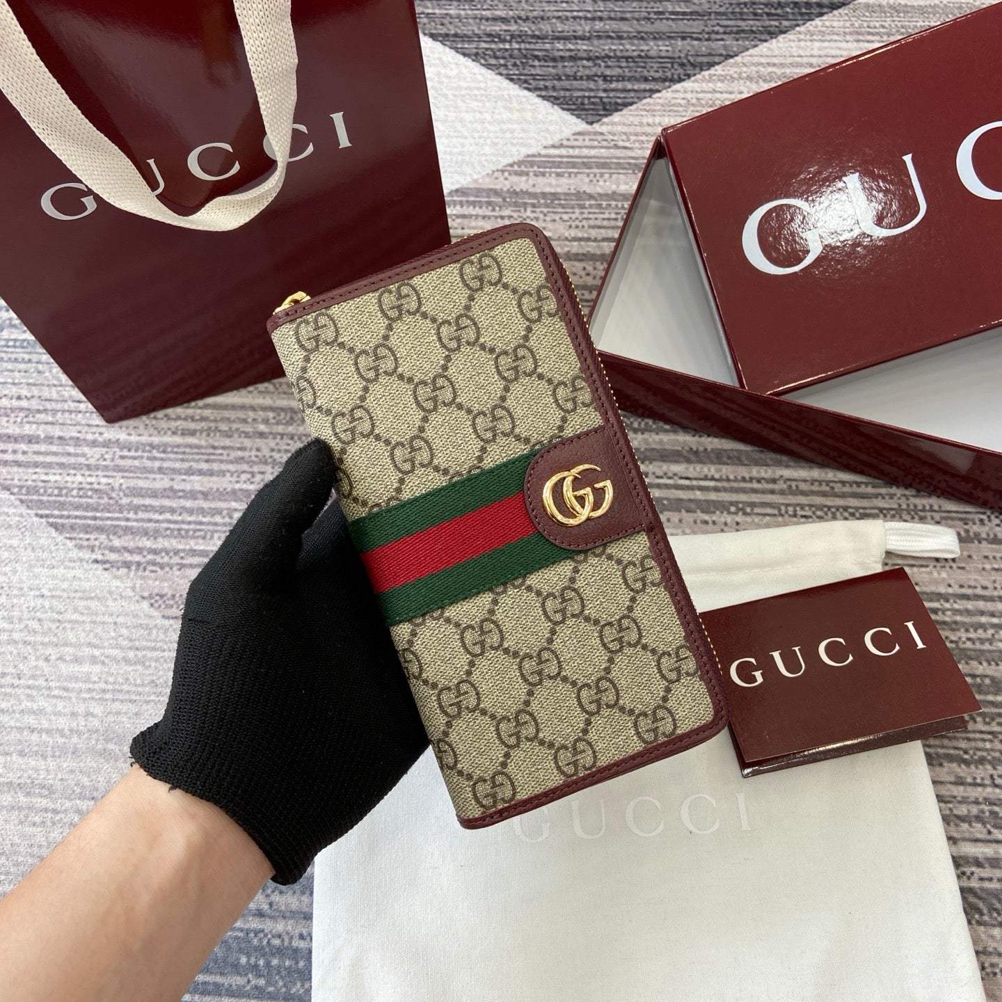 Gucci Long Zipped Wallet