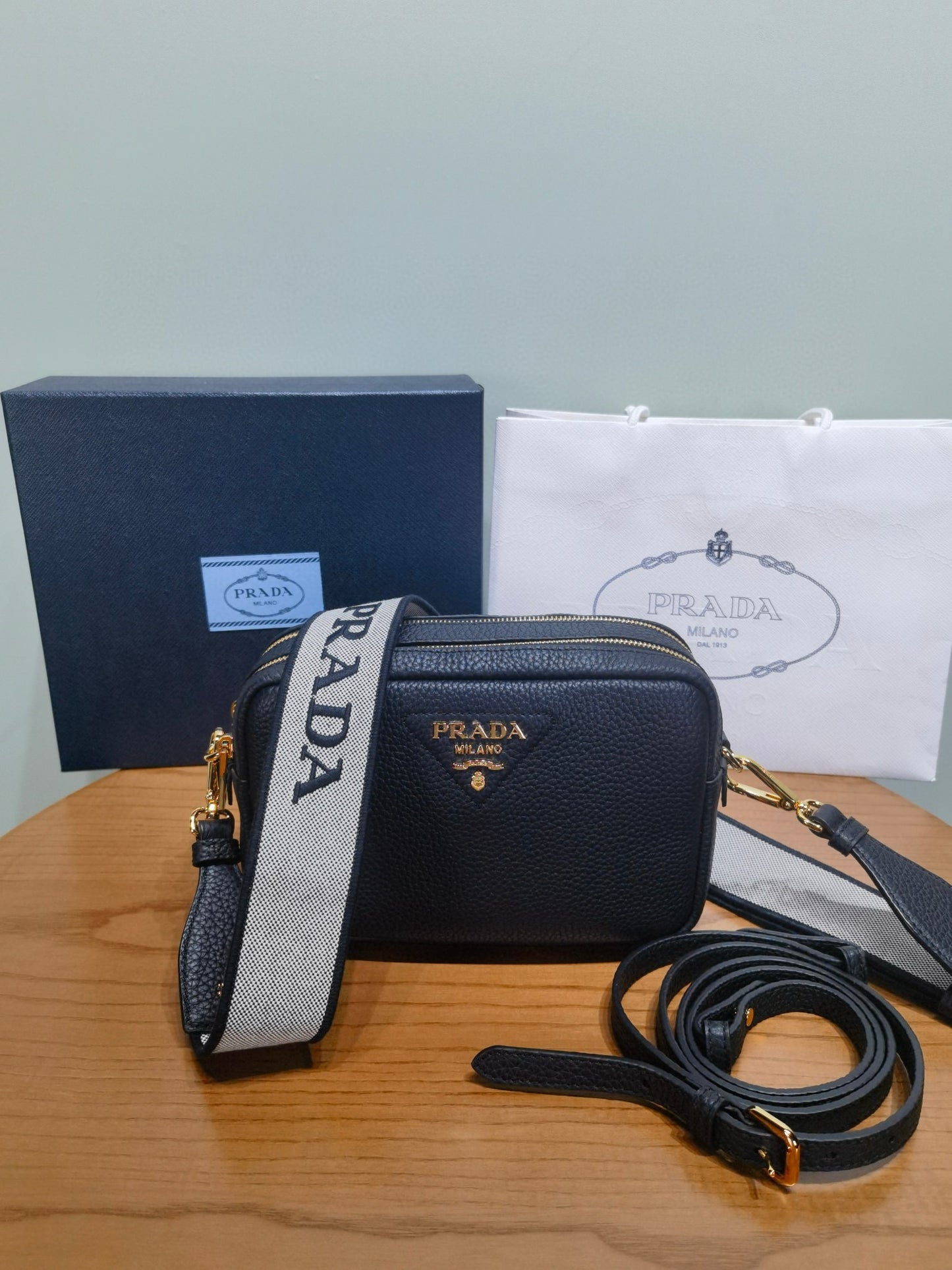 PD Small Camera Crossbody Bag 22x14x8cm