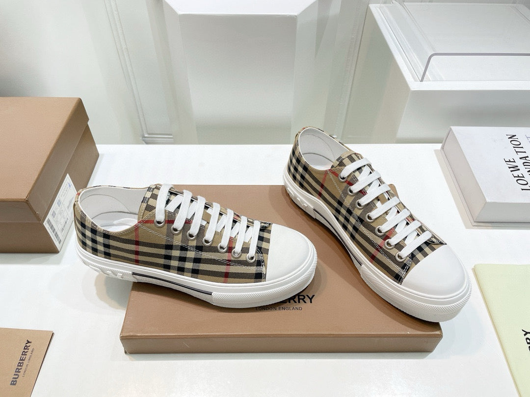 Burberry Sneakers