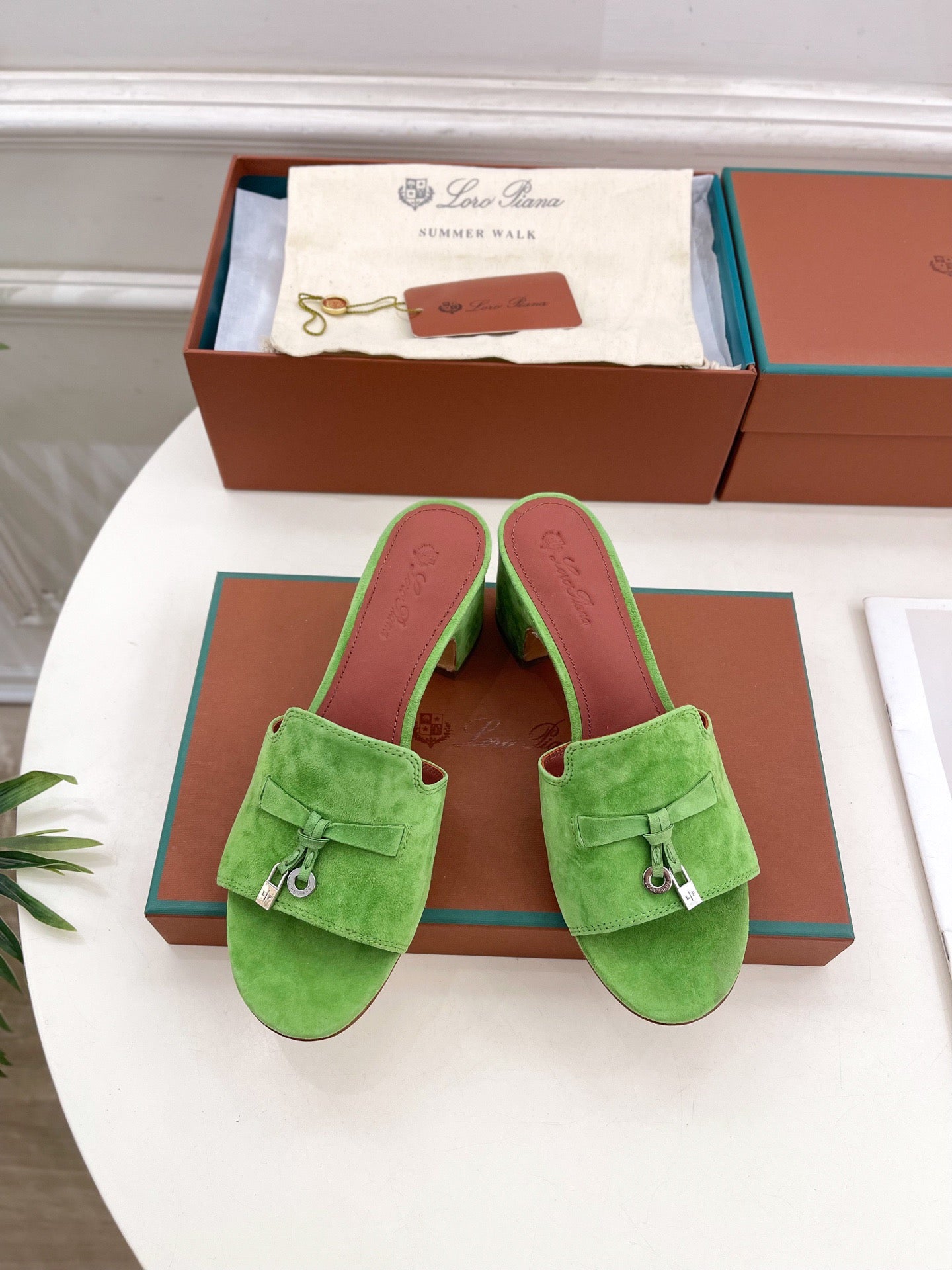 LP Sandals