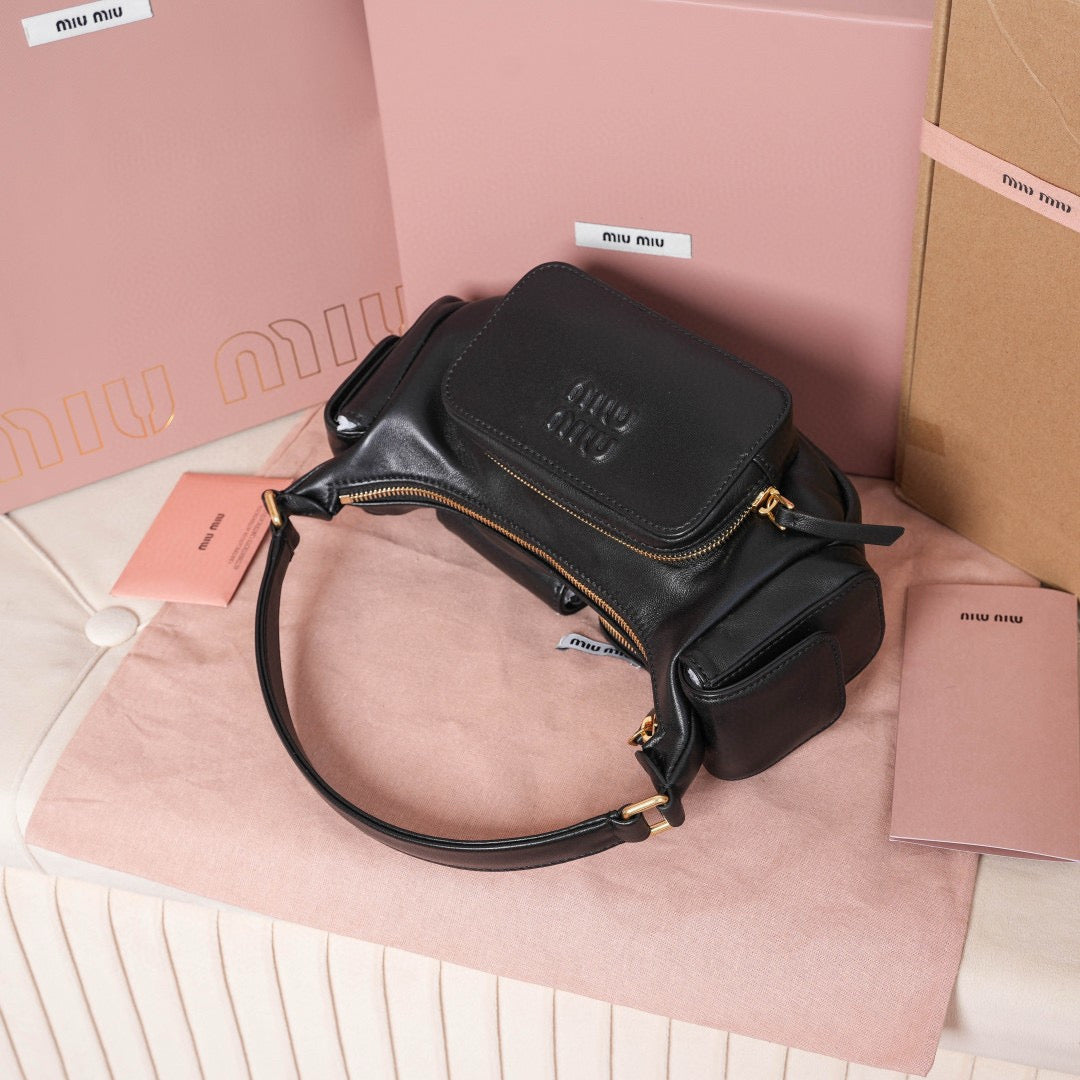 Miu Miu Handbag 21x12x6cm