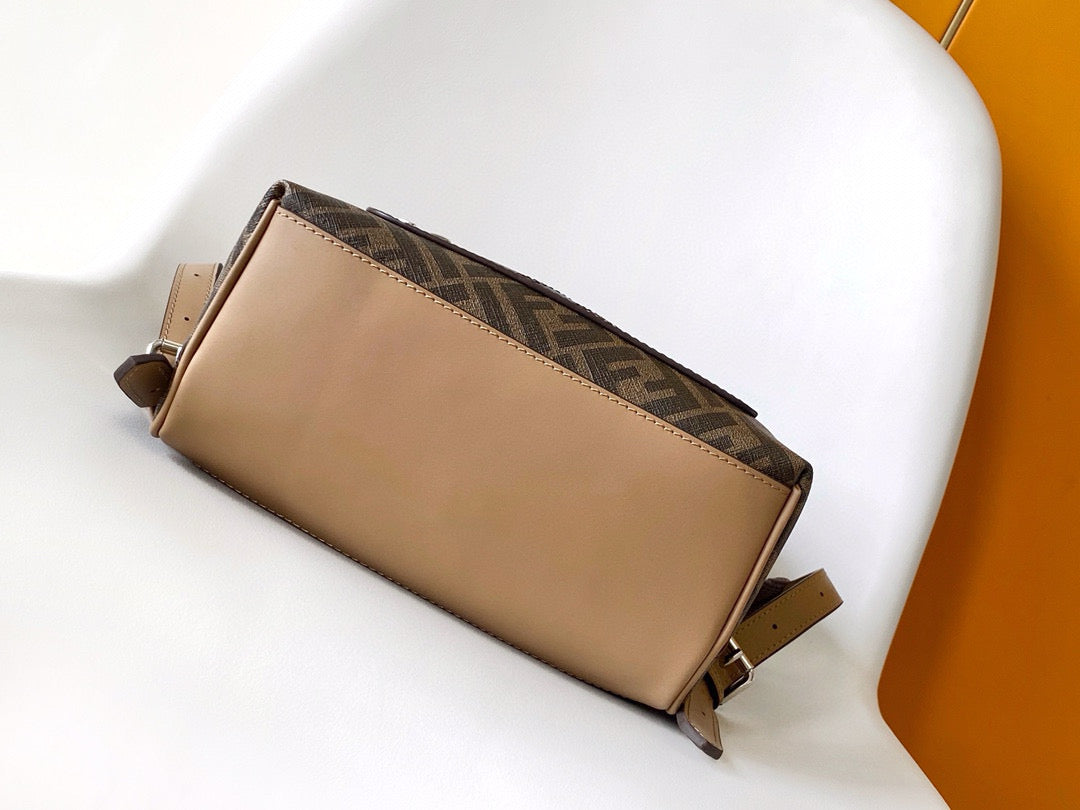 Fendi Backpack24-12-36CM