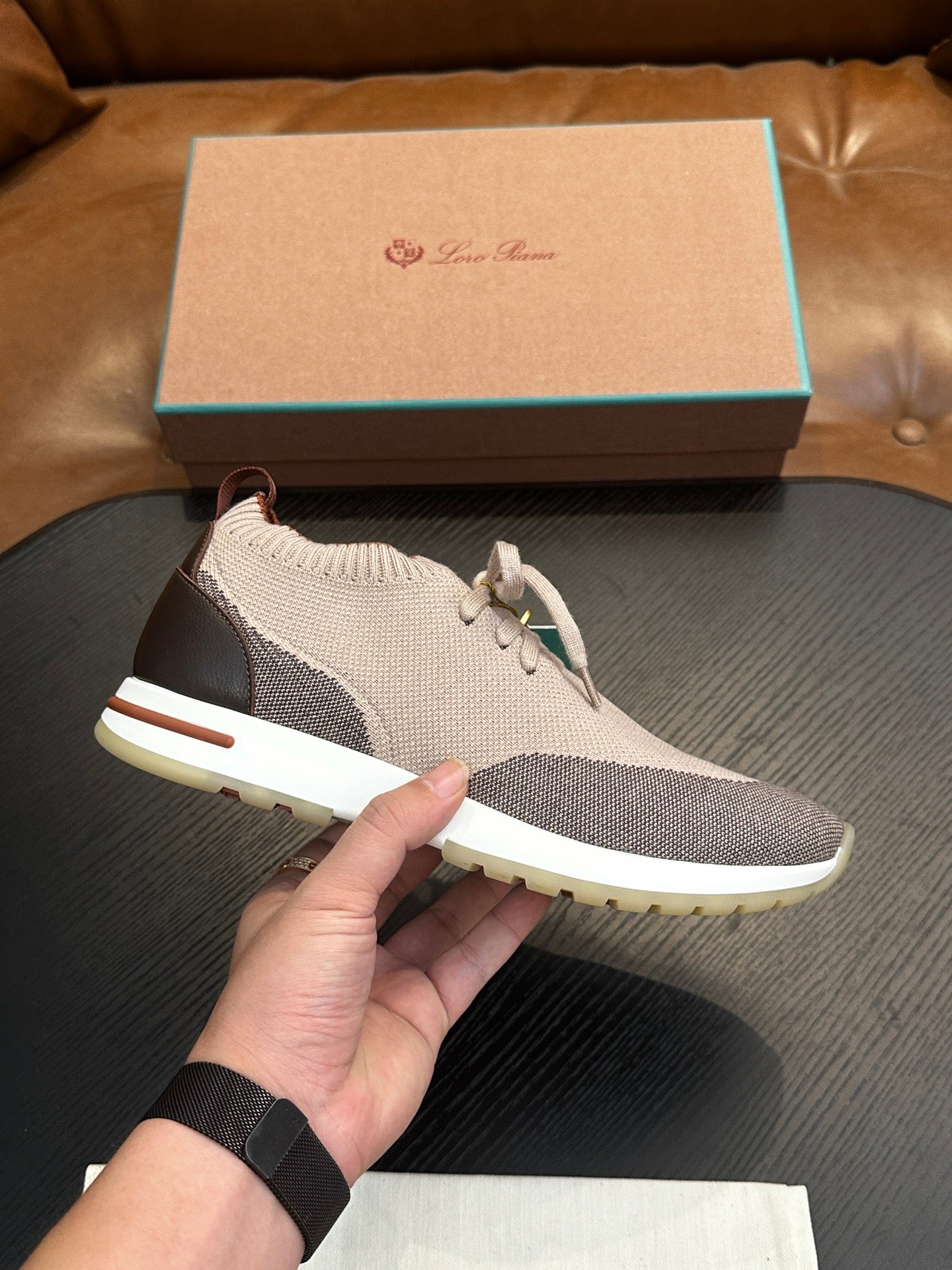 LP Sneakers