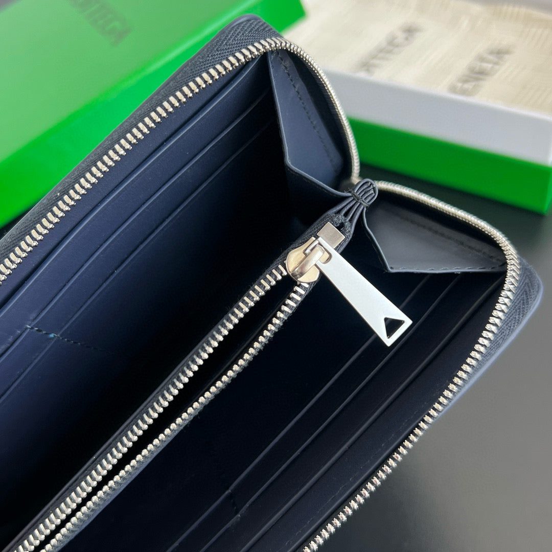 Bottega Veneta Long Zipped Wallet