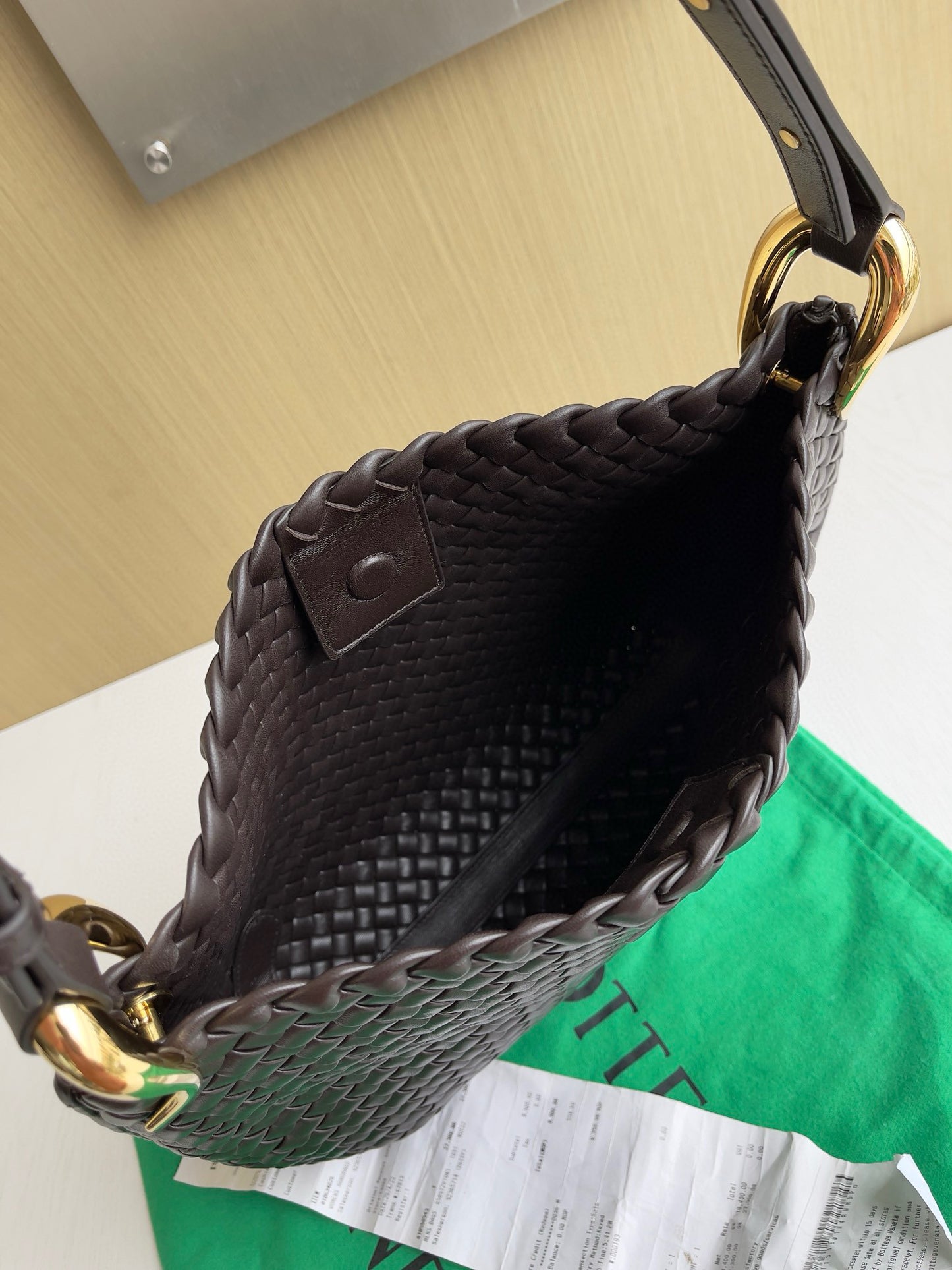 BV Clicker Shoulder Bag