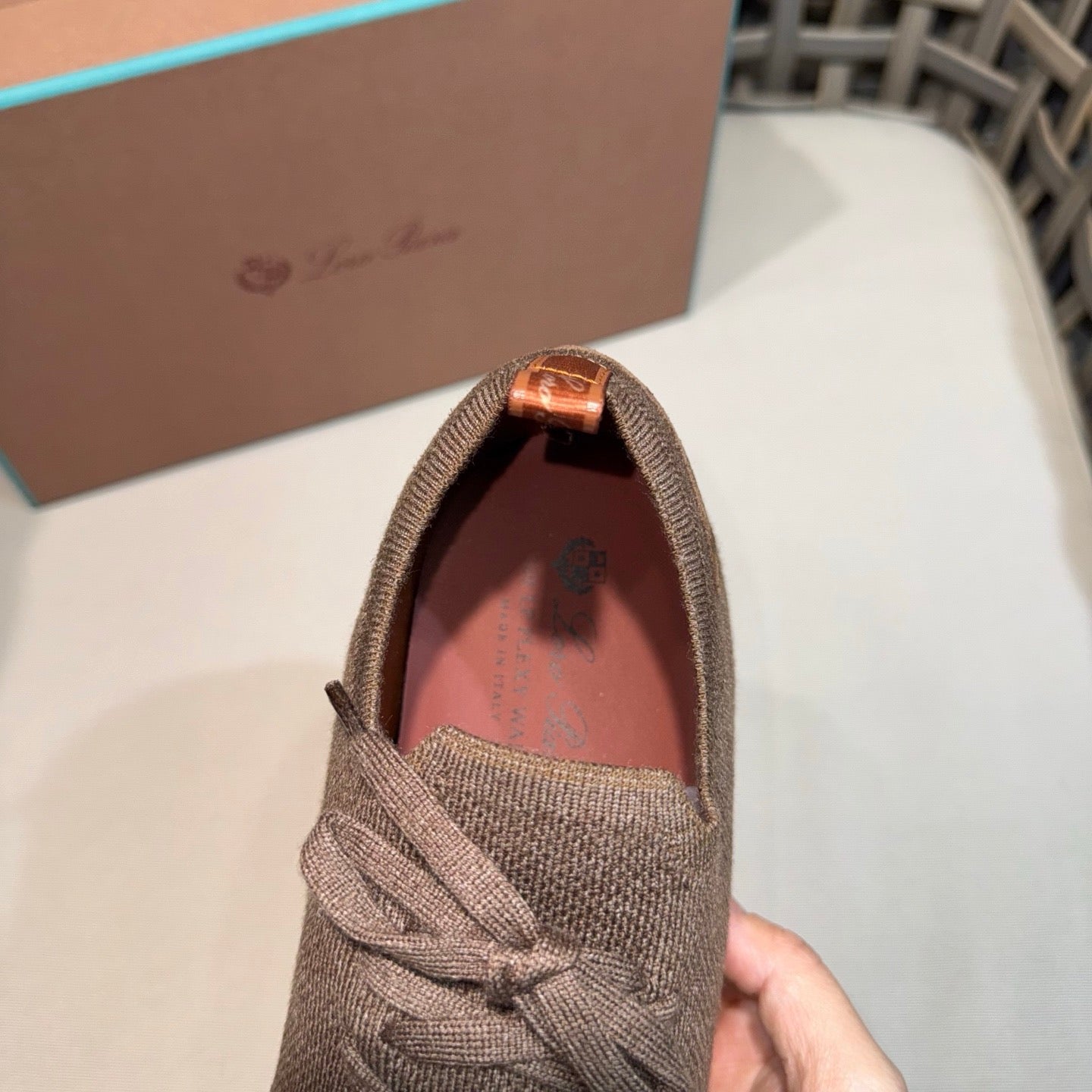 LP Sneakers