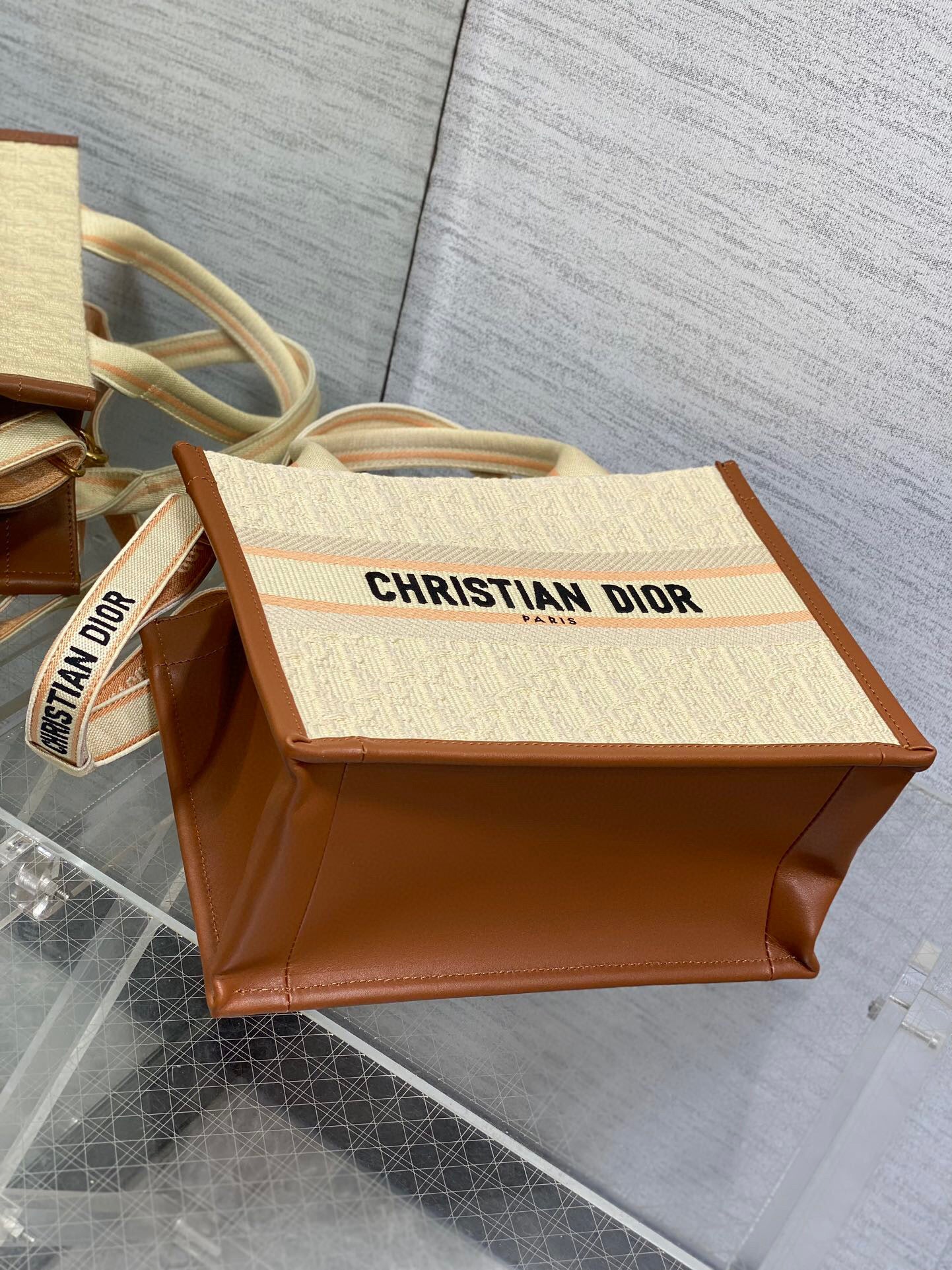 Dior Tote  26x12x21cm