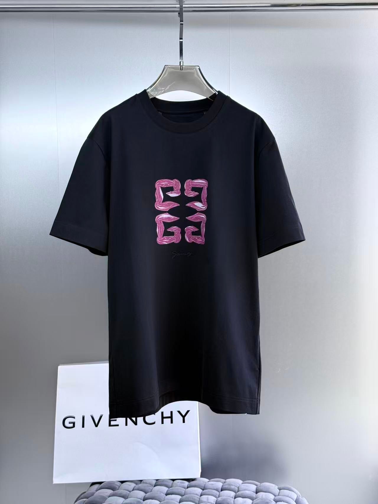 Givenchy T-Shirt