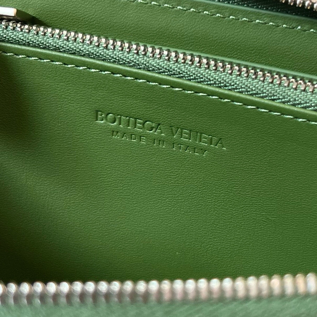 Bottega Veneta Long Zipped Wallet