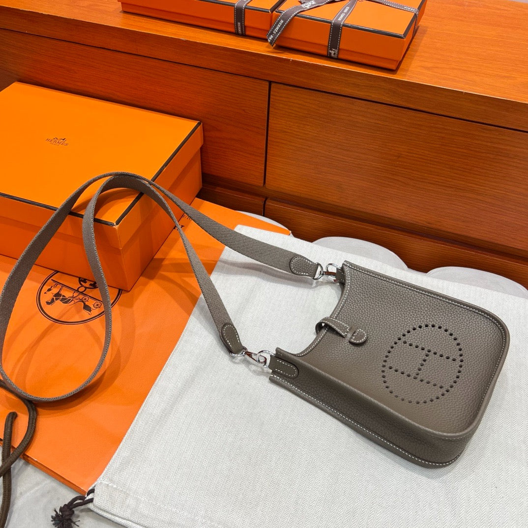Hermes Evelyne 17